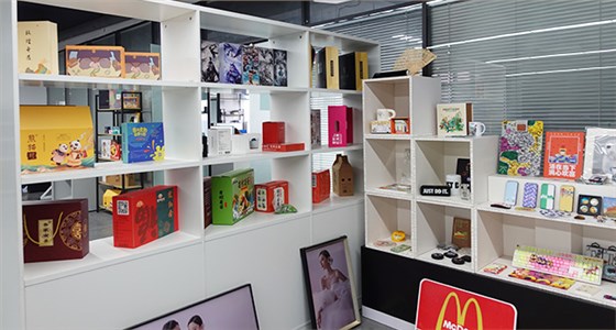 Grando根道黑金刚CR-1800-UV2加工打印玻璃贴