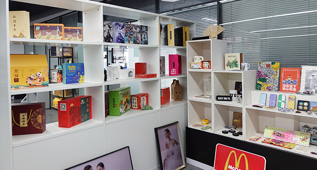 Grando根道黑金刚CR-1800-UV2加工打印玻璃贴